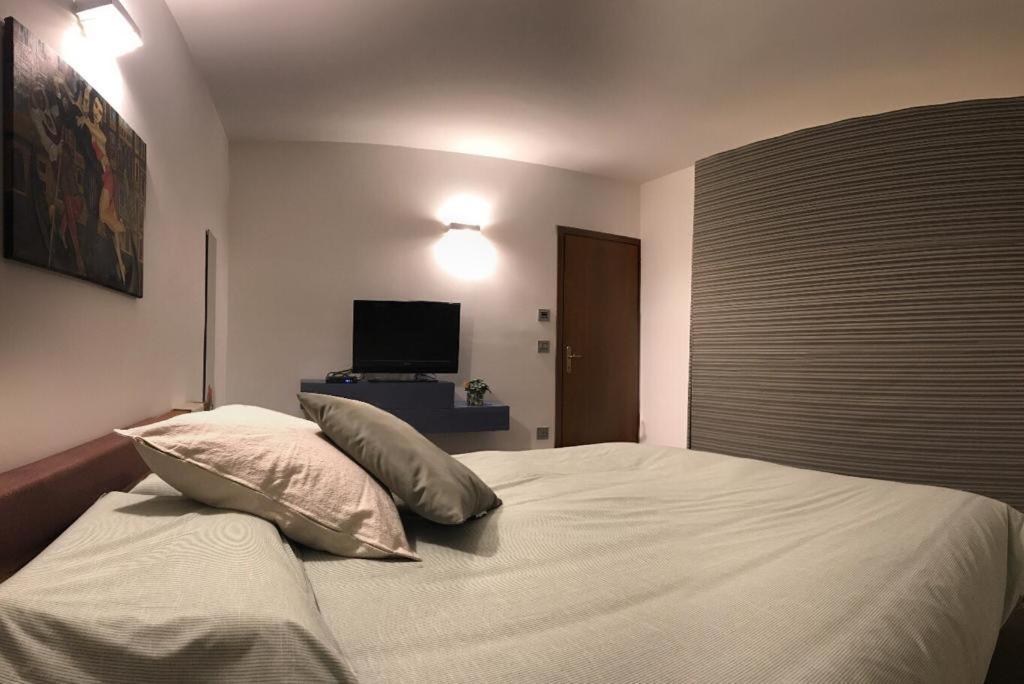 Nifty Intera Villa Con Piscina Relax, Idromassaggio E Sauna Muscletto Eksteriør billede